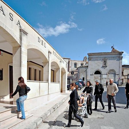 Albergo Casa Del Pellegrino Monte SantʼAngelo المظهر الخارجي الصورة