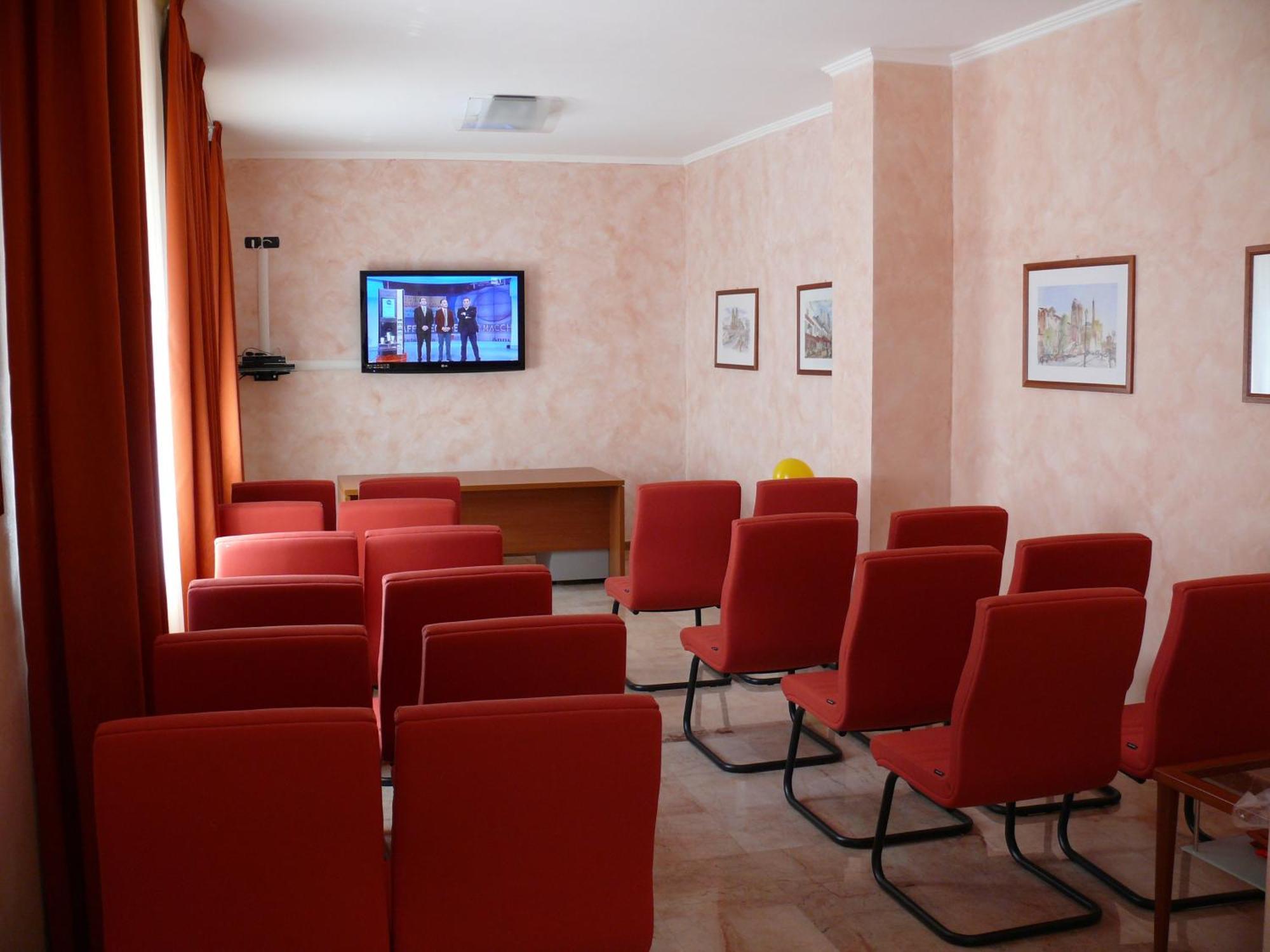 Albergo Casa Del Pellegrino Monte SantʼAngelo المظهر الخارجي الصورة